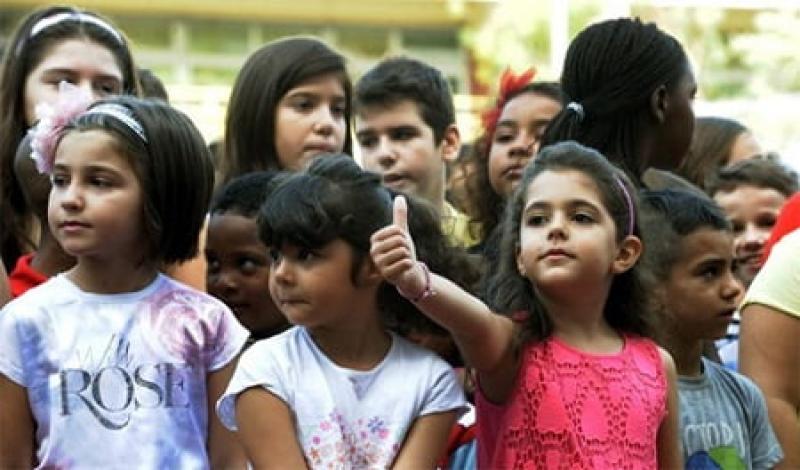 ΚΑΛΩΣΟΡΙΖΟΥΜΕ ΤΑ ΠΡΟΣΦΥΓΟΠΟΥΛΑ ΣΤΑ ΣΧΟΛΕΙΑ ΜΑΣ ΣΤΟ ΠΕΡΙΣΤΕΡΙ